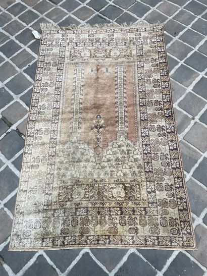 TRANSYLVANIAN CARPET In silk
With stones...
