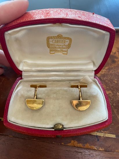 Pair of cufflinks
In gold 750°/°° with half-spheres...