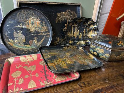 Set of objects in imitation of Oriental lacquer
Including...