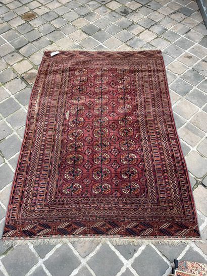 Old BOUKKHARA carpet with Gul decoration
200...