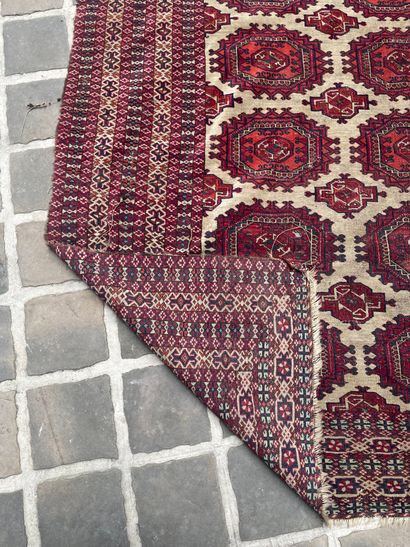 Turkmen carpet (warp, weft and wool pile)
Turkmenistan,...