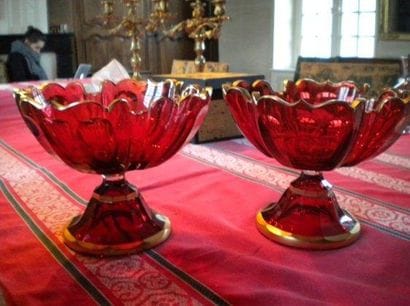 Paire de coupes en cristal rubis et or. Modèle...