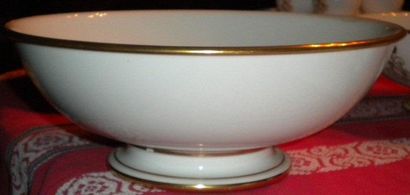 Partie de service de table en porcelaine...