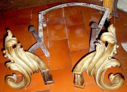 Paire de chenets en bronze doré en forme...