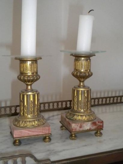 Paire de petits bougeoirs de toilette en...