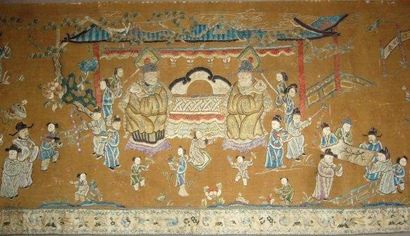 Bandeau de broderie chinoise. Décor d'une...