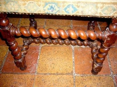 Ensemble de dix chaises et deux fauteuils...