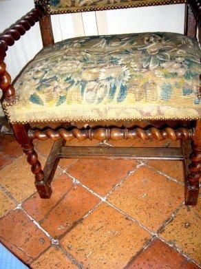 Ensemble de dix chaises et deux fauteuils...