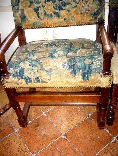 Ensemble de dix chaises et deux fauteuils...