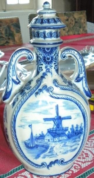 Vase gourde avec son bouchon en faïence de...