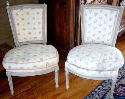 Paire de petites chaises chauffeuses en hêtre...