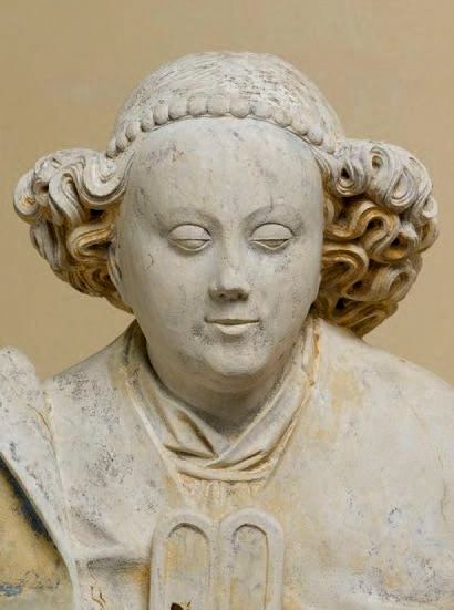 Saint Woman in fine-grained limestone, carved...