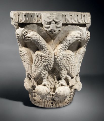 Large capital in white Pyrenean marble, carved...