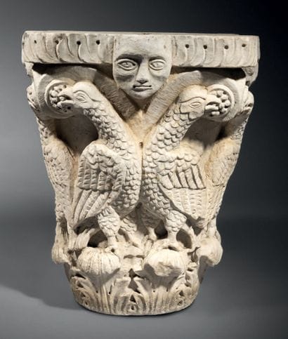 Large capital in white Pyrenean marble, carved...