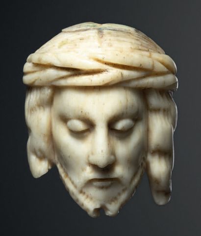 Terminal rosary bead in two-sided carved...