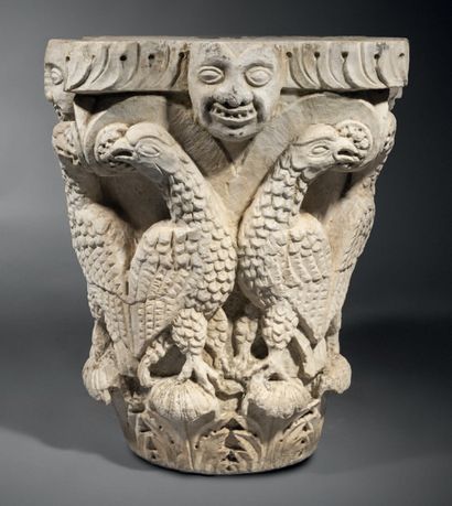 Large capital in white Pyrenean marble, carved...