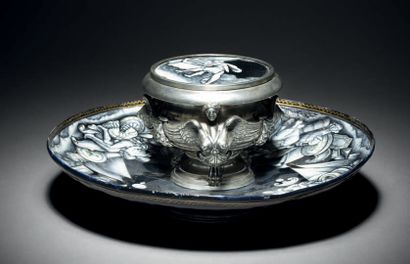 Enamel inkwell painted in grisaille with...