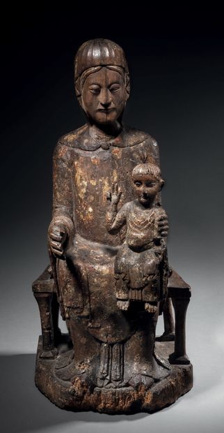 Virgin in Majesty in walnut carved in the...