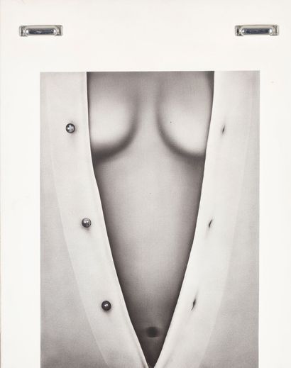 Peter KLASEN (Né en 1935) Chemise + 2 poignées...