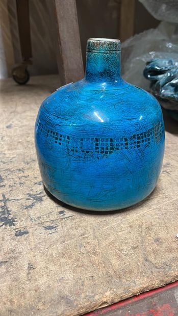 Travail Moderne
Large, narrow-necked vase...