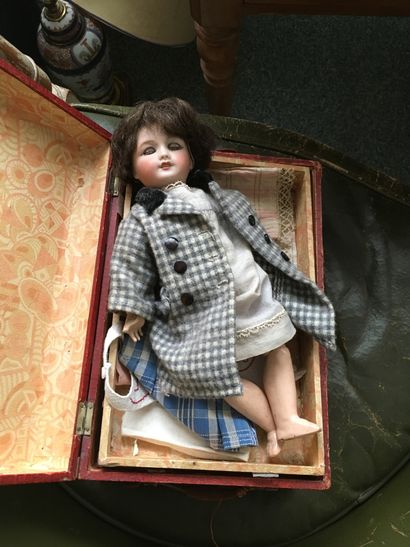 BLEUETTE doll Bisque head
Part of trouss...