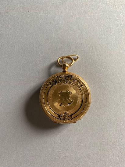 Collar watch in 750°/°° gold
White enamel...