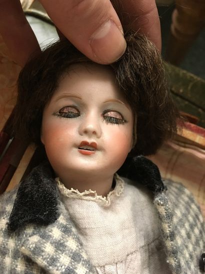 BLEUETTE doll Bisque head
Part of trouss...