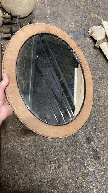 Travail Contemporain
Miroir mural à vue ovalisée...