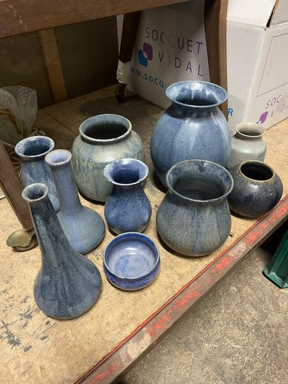 Travail Moderne
Set of ceramic vases and...
