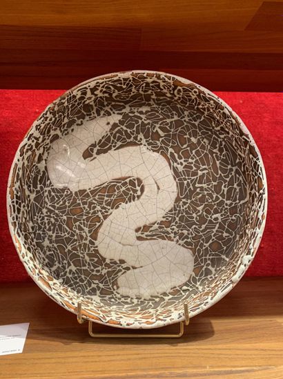 PRIMAVERA
Ceramic bowl with a circular body...