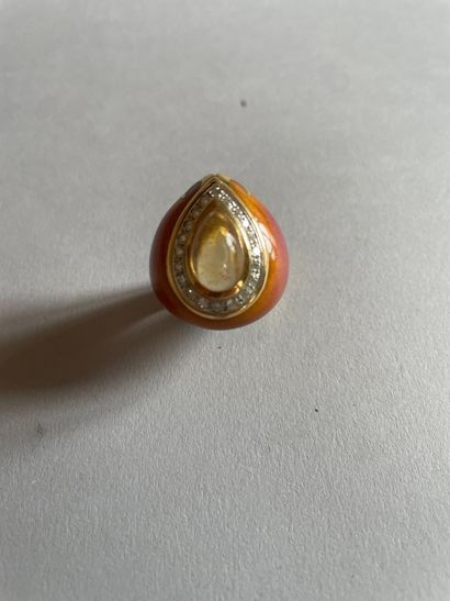 Dome-shaped ring in 750°/°° enameled gold...