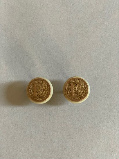 Pair of mother-of-pearl and 800°/°°° vermeil...