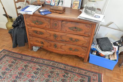 Commode
En bois naturel
Ouvrant par quatre...