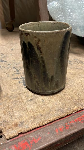 Ceramic vase with narrow neck, decorated...