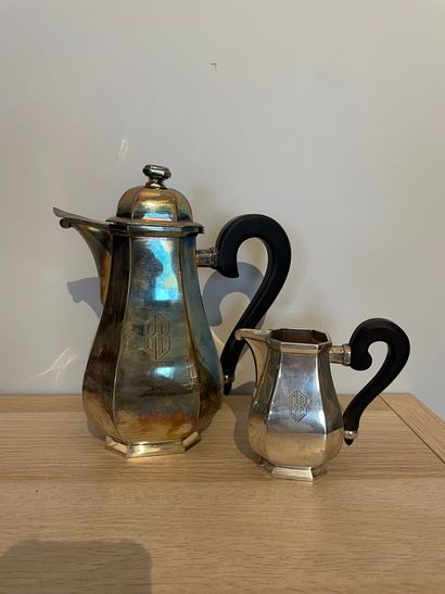 950°/°° silver coffee pot and creamer, baluster...