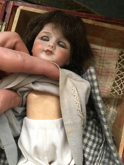 BLEUETTE doll Bisque head
Part of trouss...