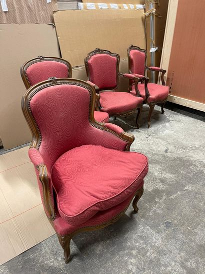 Paire de fauteuils et paire de bergères à...