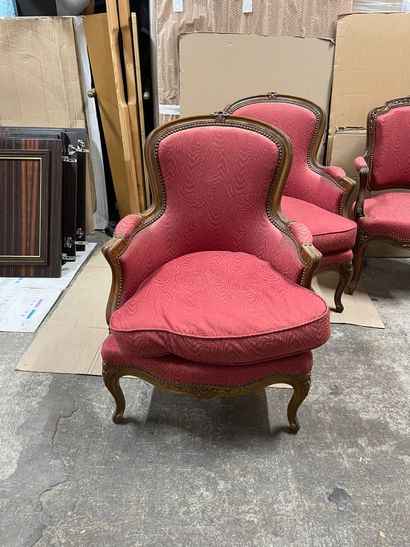 Paire de fauteuils et paire de bergères à...