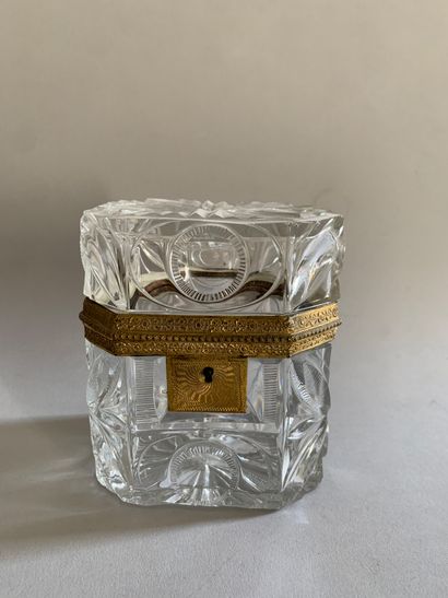 Rectangular cut crystal box with chased gilt...