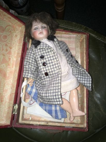 BLEUETTE doll Bisque head
Part of trouss...