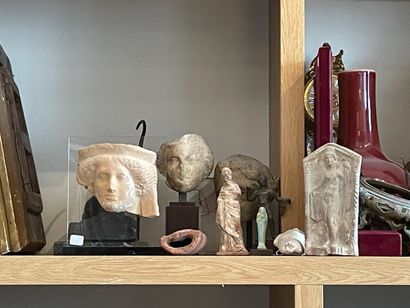 Lot de souvenirs de voyage