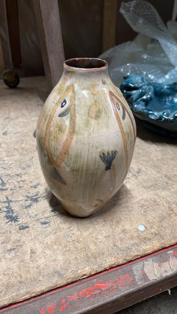Ceramic vase with narrow neck, decorated...