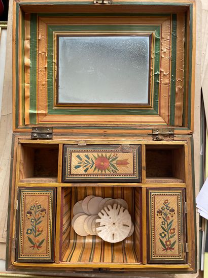 Straw marquetry token box