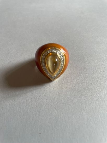Dome-shaped ring in 750°/°° enameled gold...