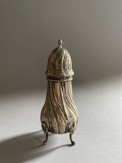 Silver-plated lot including :
- Two torso...
