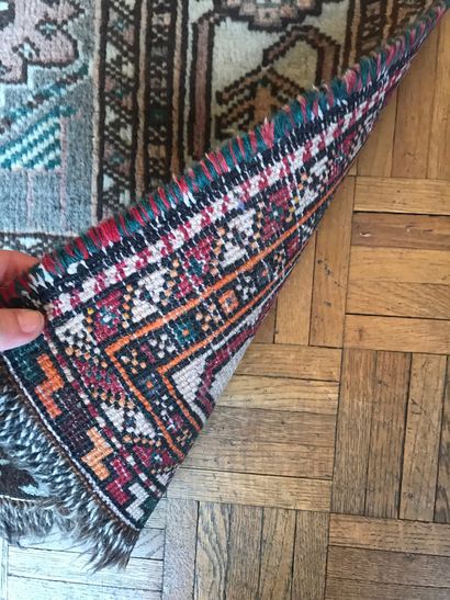 Ensemble de trois tapis d'Orient
En laine...