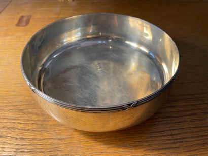 HENIN & Cie 
Round bowl in 950°/°° silver...