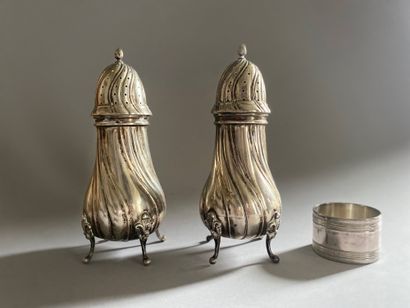 Silver-plated lot including :
- Two torso...