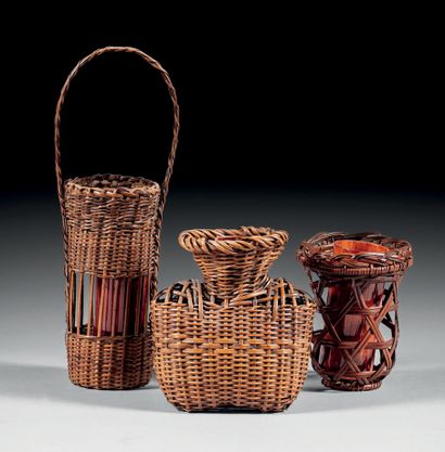 JAPON - XXe siècle
Trois hanaike en bambou...