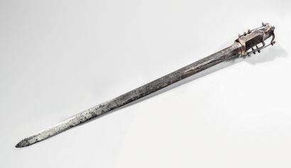 Epée (Katar à coquille)
Inde, XIXe siècle
Monture...